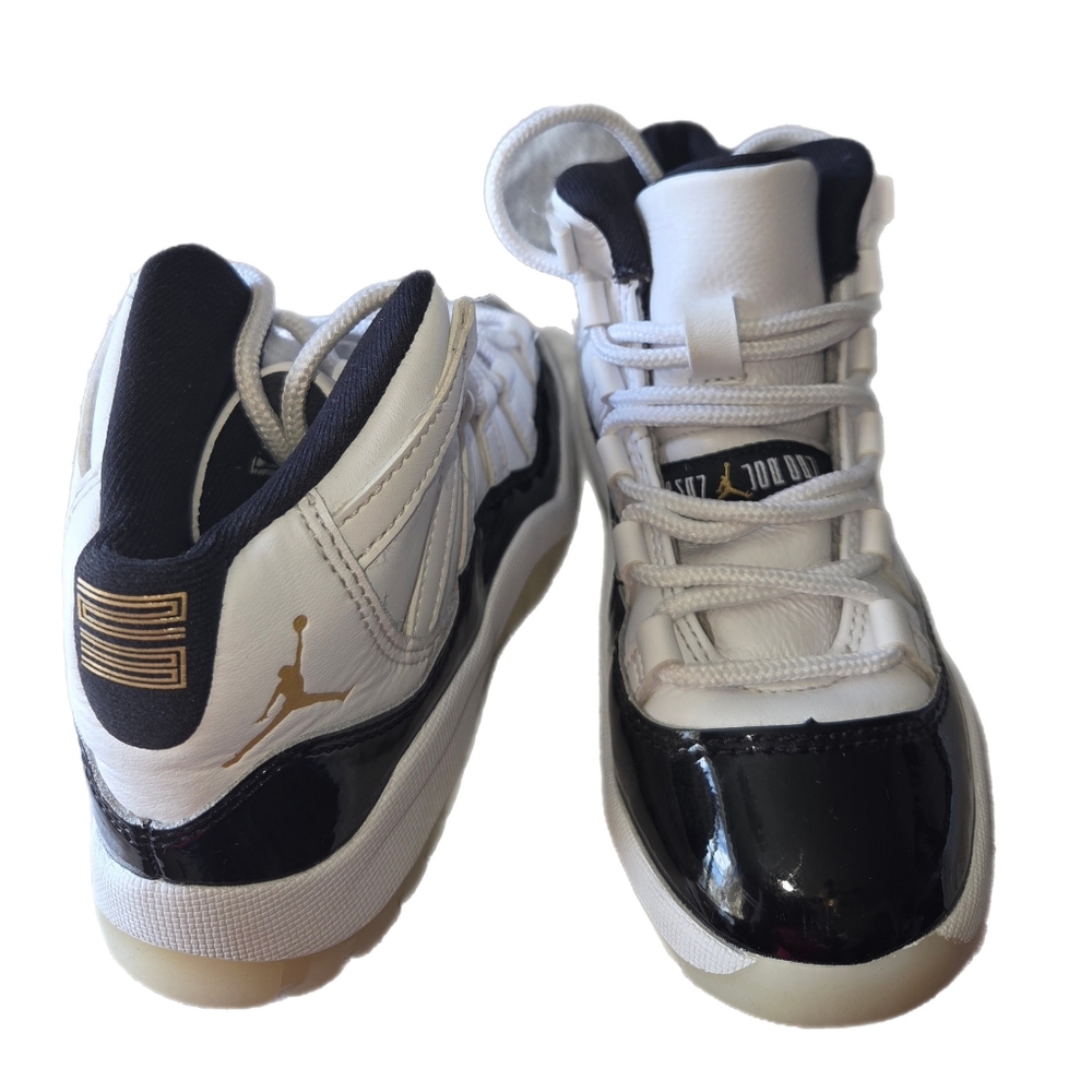 Air Jordan Nike 11 Graitude Kids Black and White Sneakers Size 12C - Picture 3 of 9